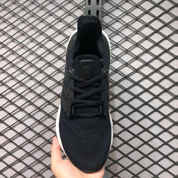 Adidas Ultra Boost 22 main image 4